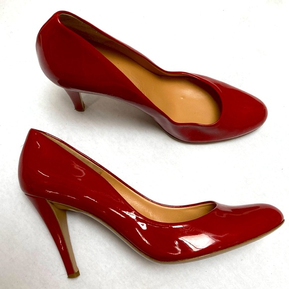 Ferragamo cherry 🍒 red patent round tie heels 10 - Picture 1 of 6